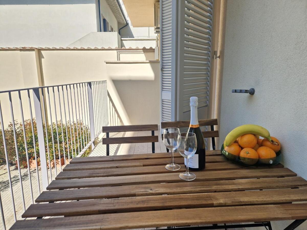 Homeby, Terrace Apartment Francesca Florence Luaran gambar