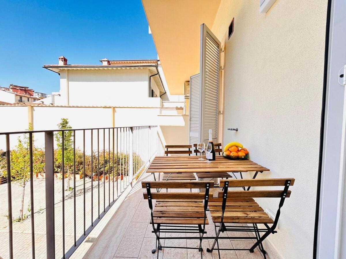 Homeby, Terrace Apartment Francesca Florence Luaran gambar